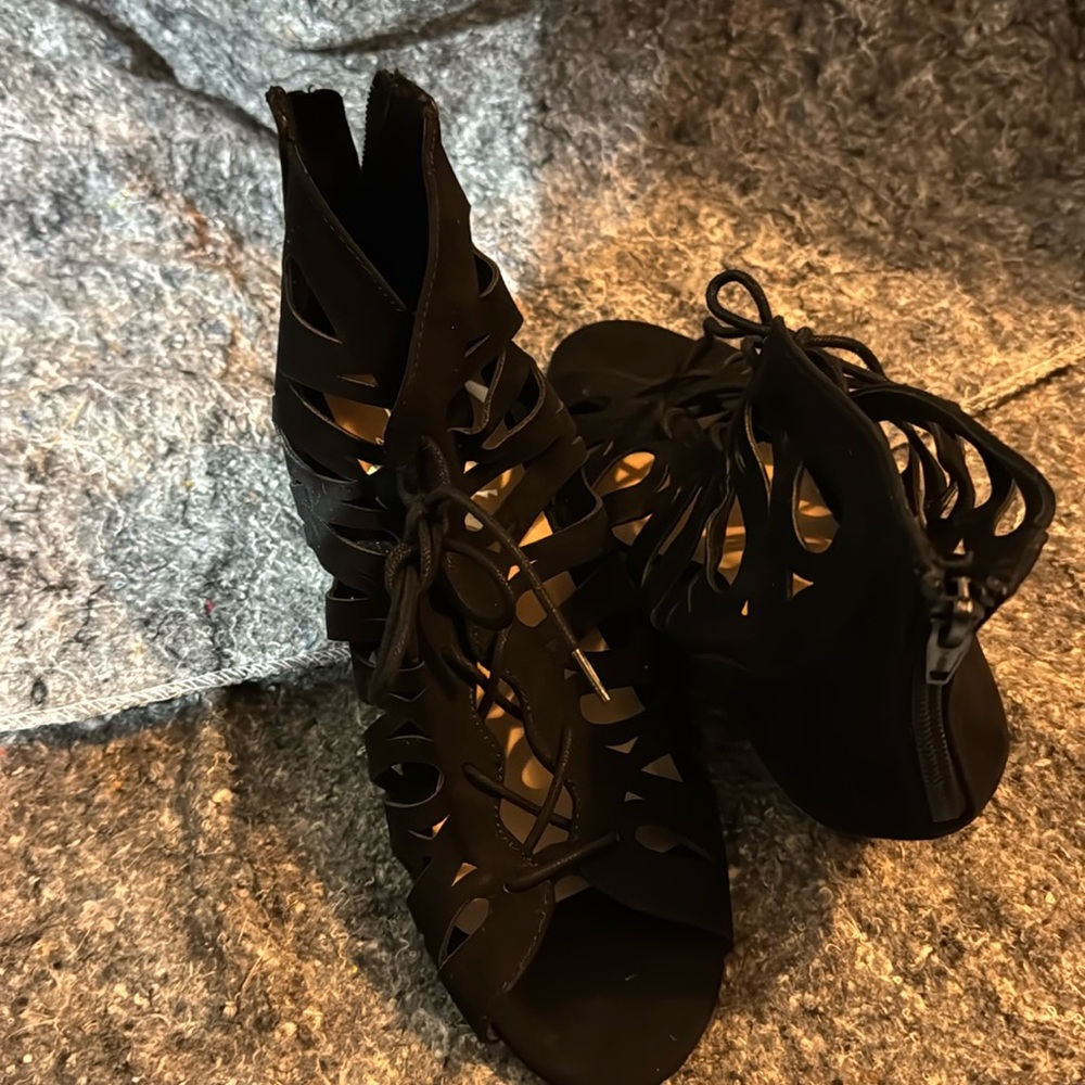Material Girl zip up wedge New Never Worn